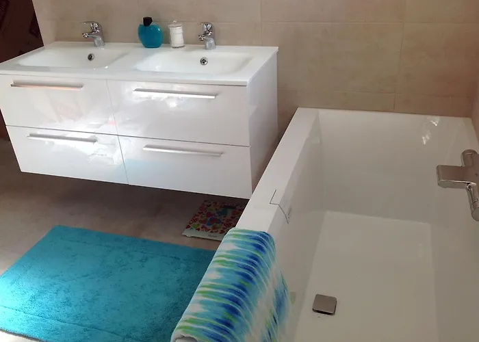 Clair Matin - - Sea View - Pool - Sauna - * Antibes